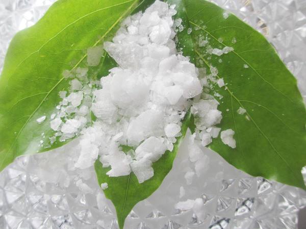 Szintetikus borneol pelyhek